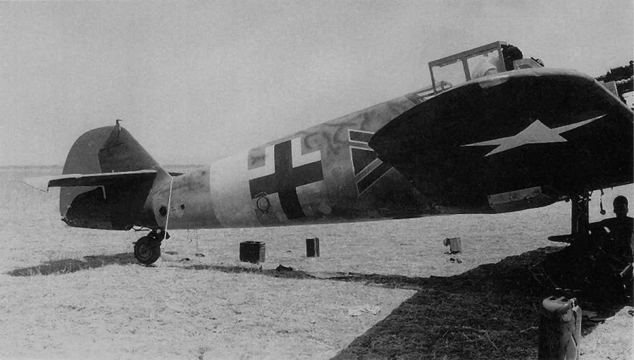 Me109G2Trop-Stab-I.JG77-(cTriangle+)-I-Gruppe-Commander's-Aircraft-(Abandoned-to-USAAF-79th-Fighter-Group)-Tunisia-1943-26f-s.jpg